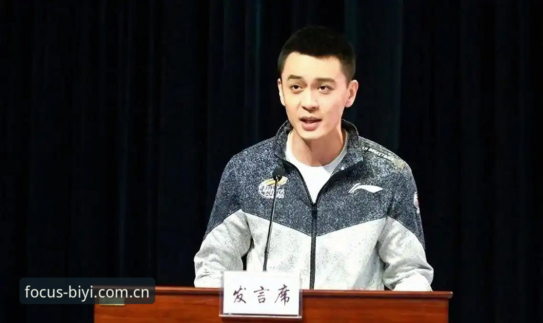 杨鸣谈C罗压力最新消息：世界杯前锋集体开火，葡萄牙7号被架在火上烤
